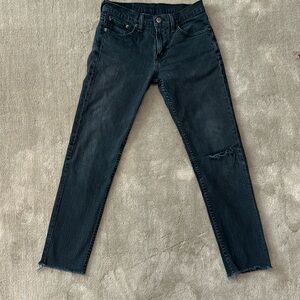 Levi’s black jeans with open hem. W29 L30
